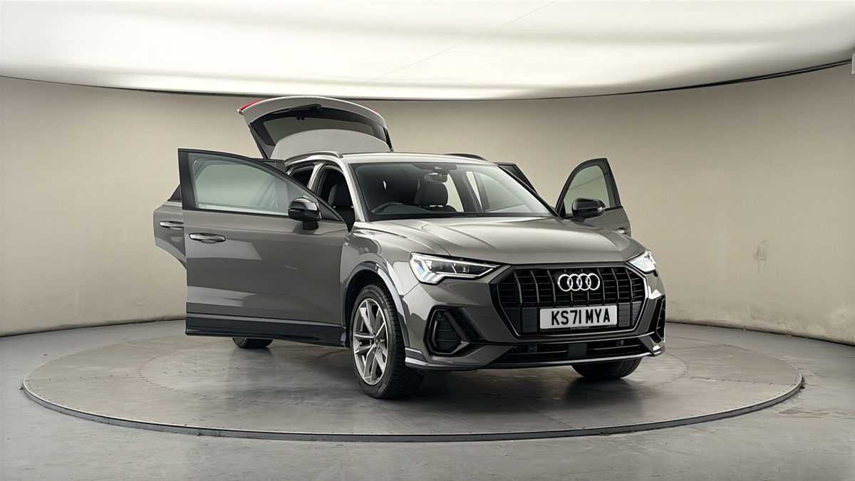 More views of Audi Q3