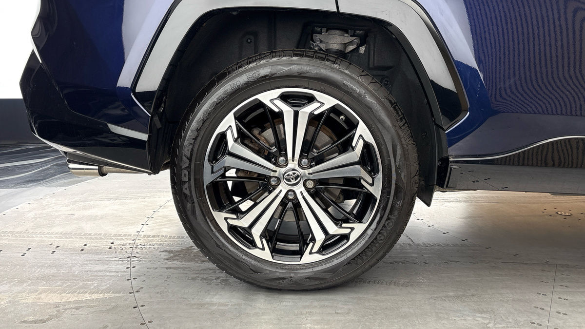 Toyota RAV4 Image 10