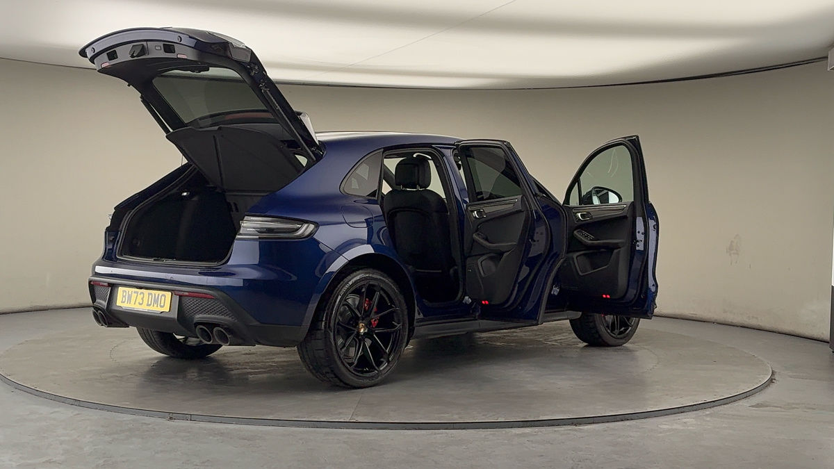 More views of Porsche Macan