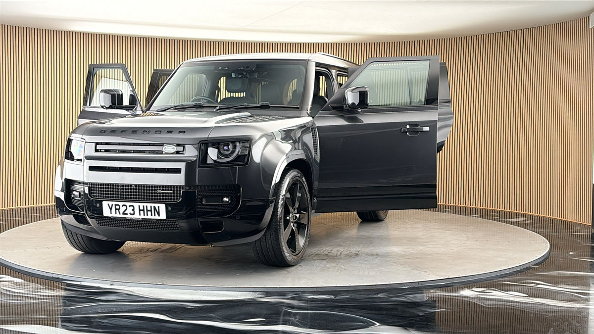 More views of Land Rover Defender 110