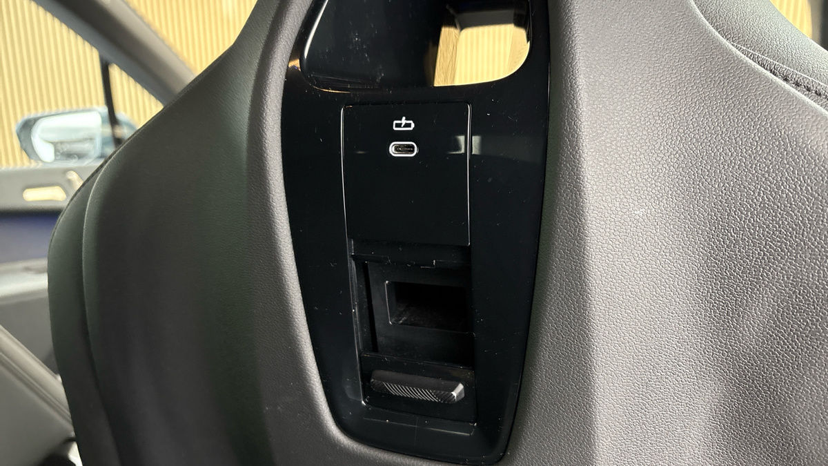 BMW iX Image 27