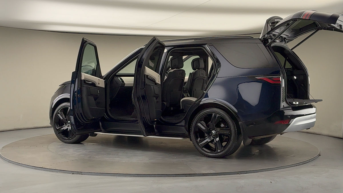 More views of Land Rover Discovery