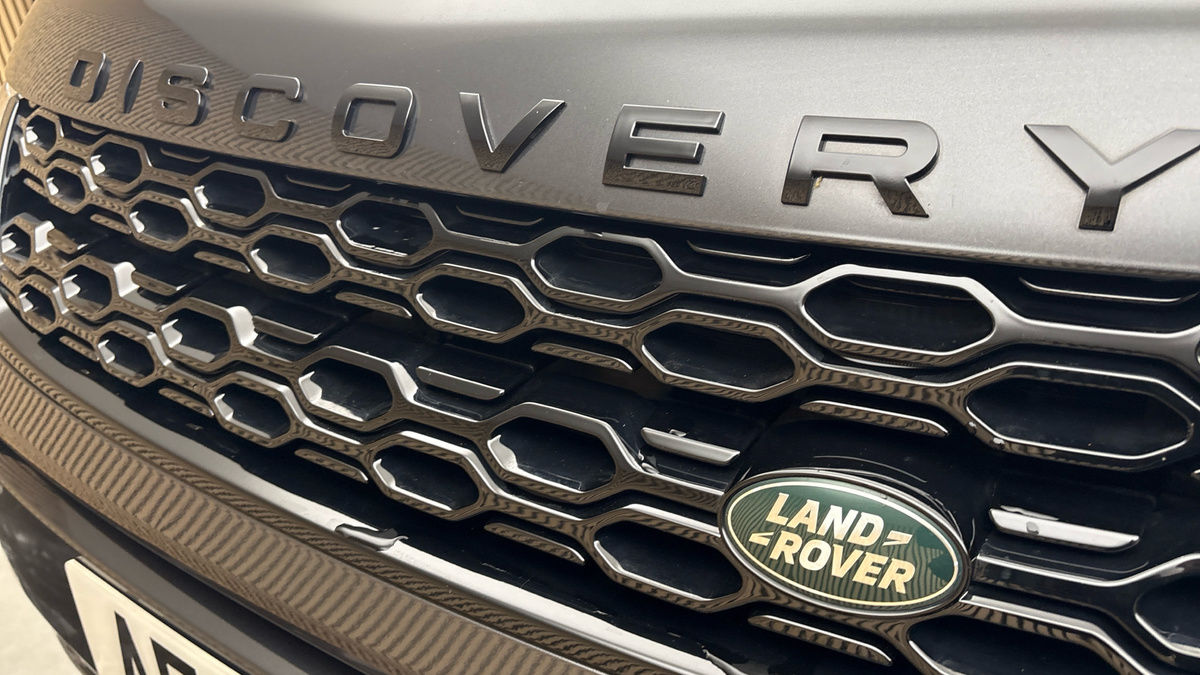 Land Rover Discovery Sport Image 24