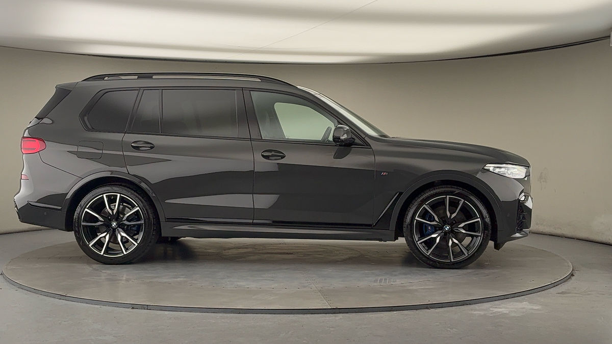 More views of BMW X7