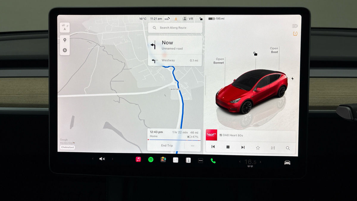 Tesla Model Y Image 17
