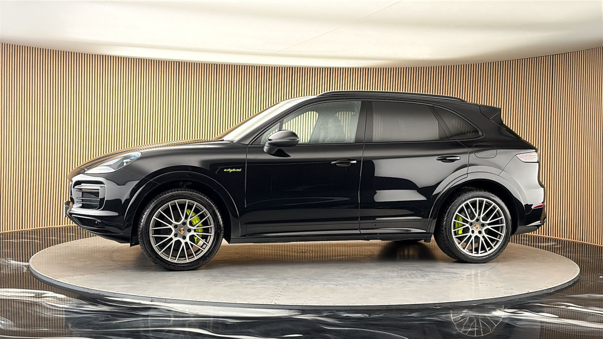 More views of Porsche Cayenne