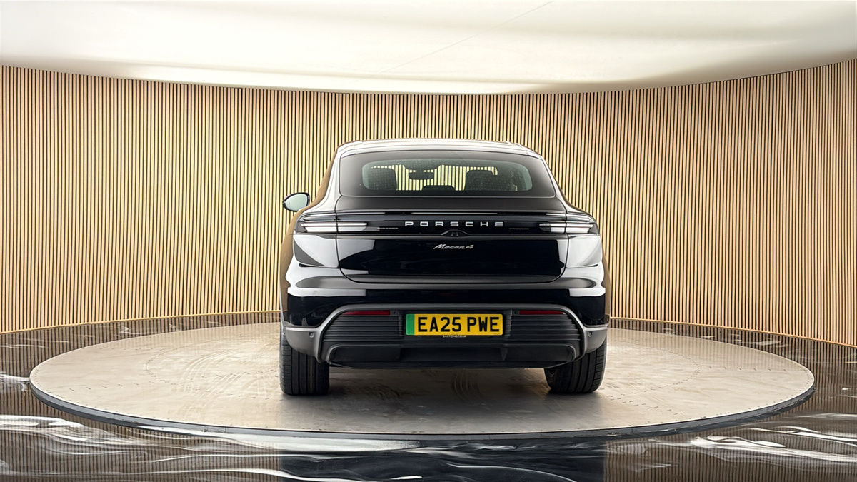 More views of Porsche Macan