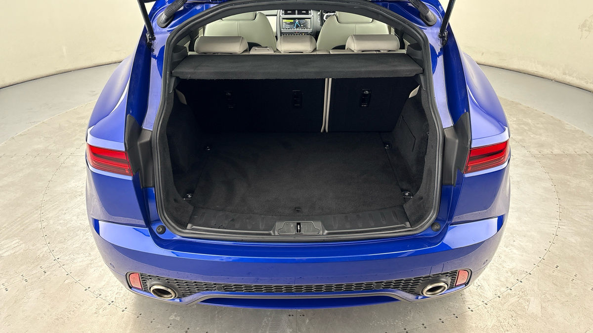 Jaguar E-PACE Image 11