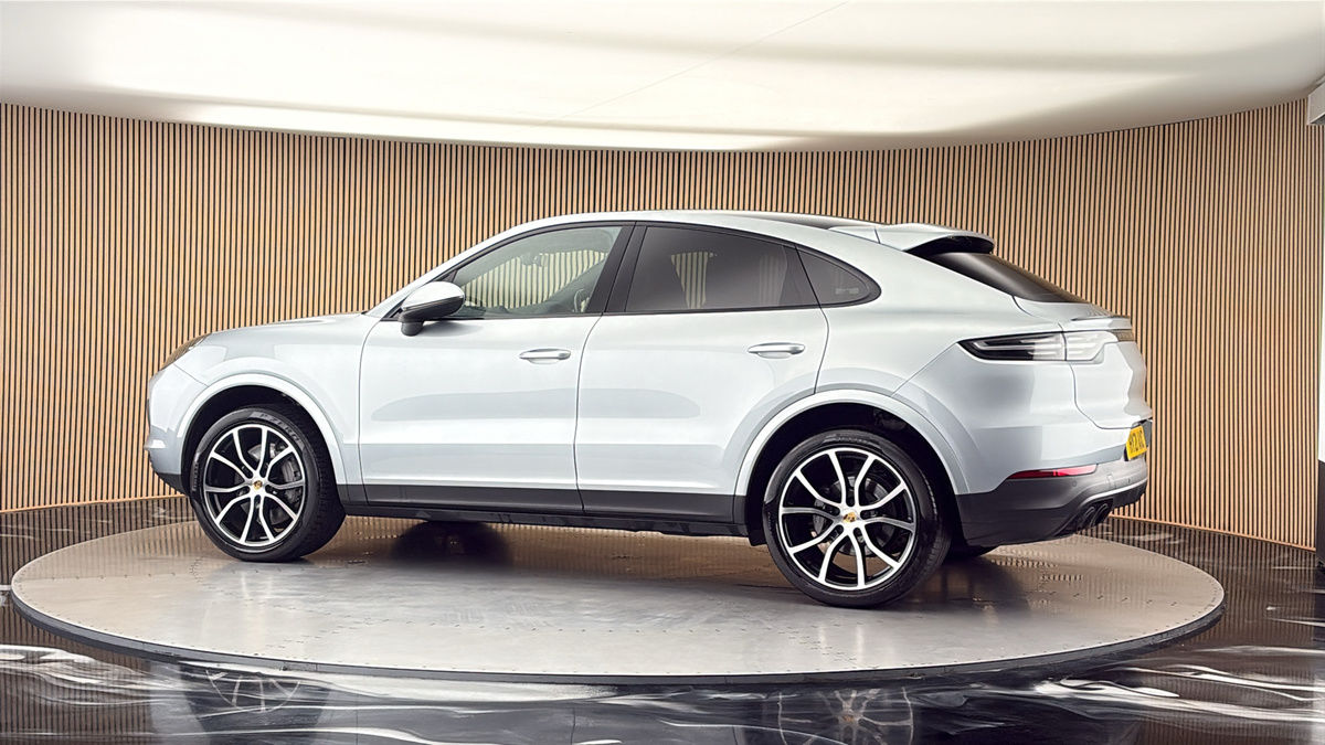 More views of Porsche Cayenne