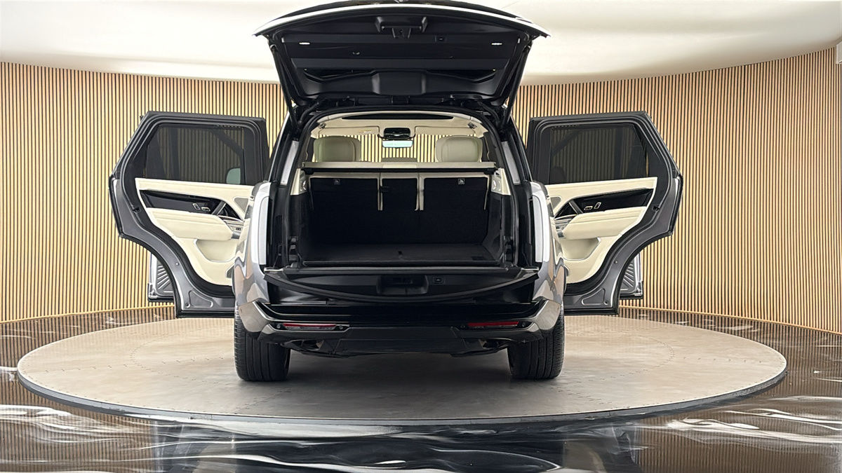 More views of Land Rover Range Rover