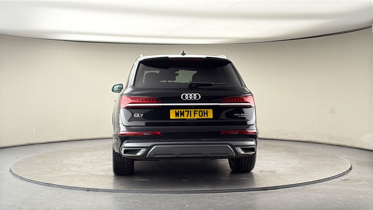 More views of Audi Q7
