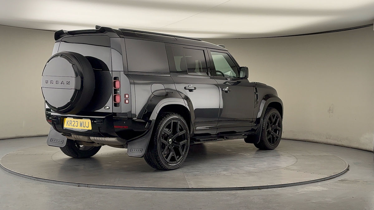 More views of Land Rover Defender 110