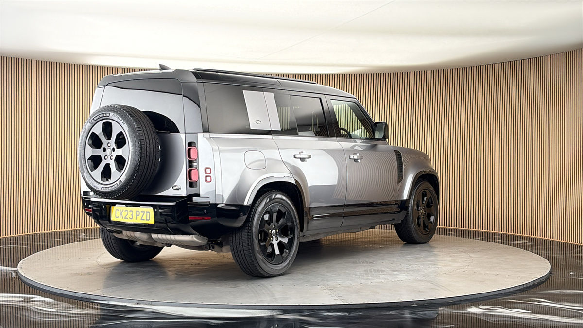 More views of Land Rover Defender 110