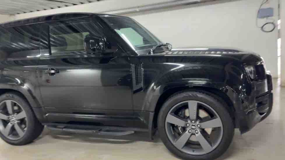 More views of Land Rover Defender 90