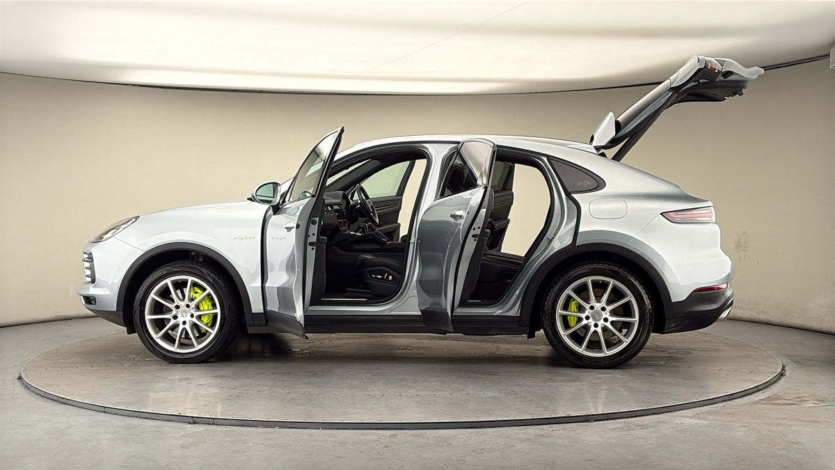 More views of Porsche Cayenne