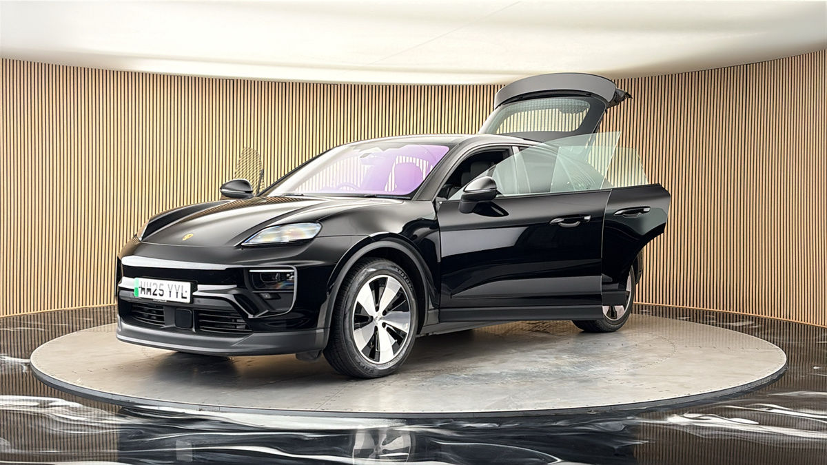 More views of Porsche Macan