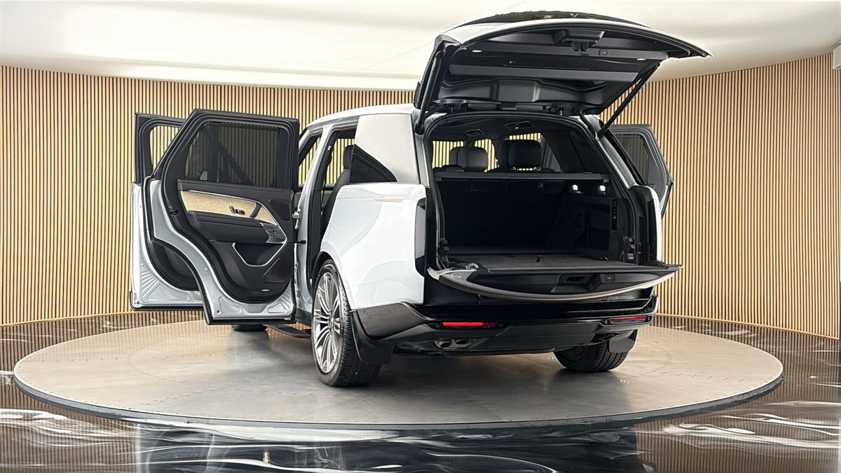 More views of Land Rover Range Rover