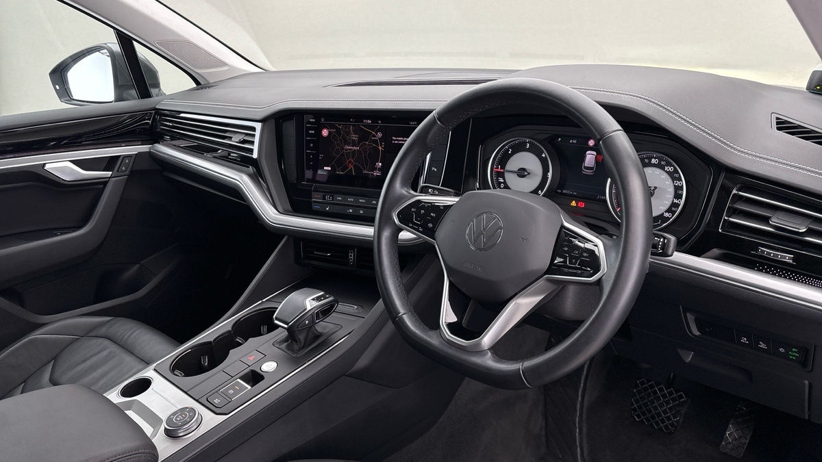 Volkswagen Touareg Image 5