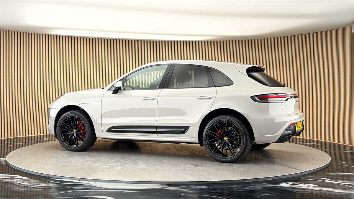 More views of Porsche Macan