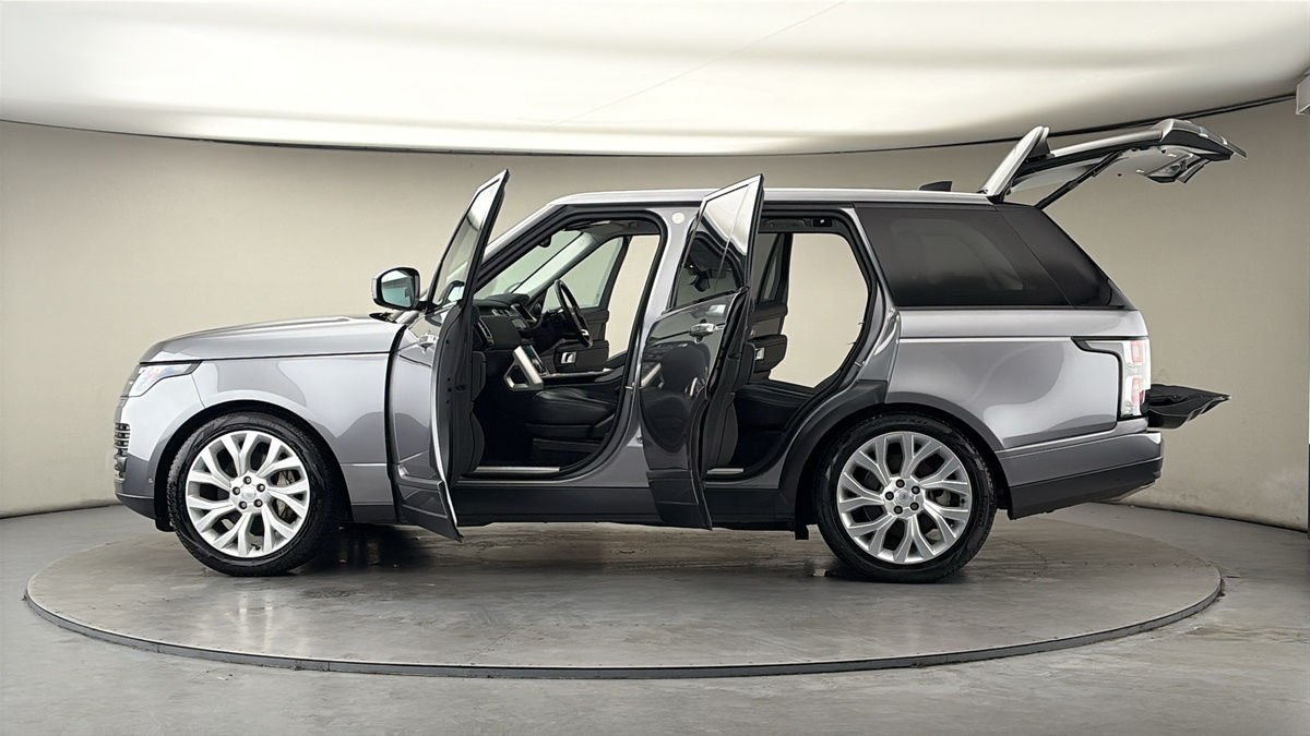 More views of Land Rover Range Rover