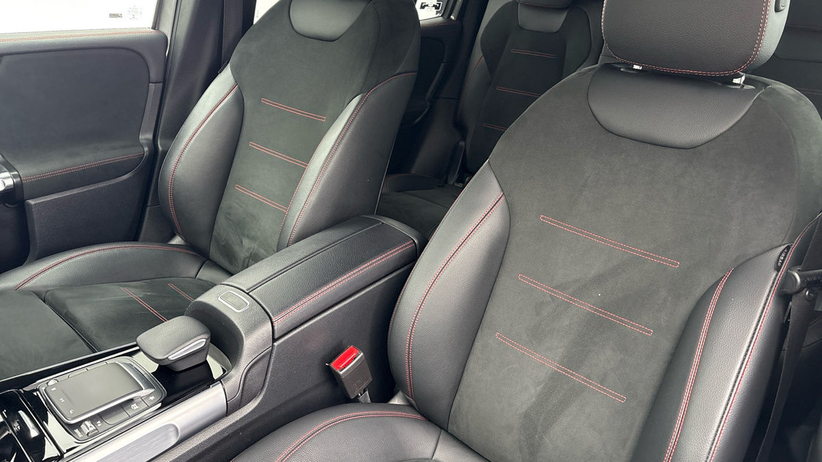 Mercedes-Benz GLB Image 7