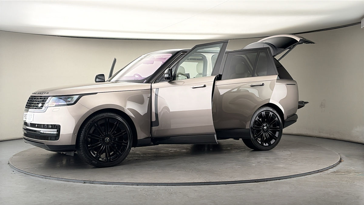 More views of Land Rover Range Rover