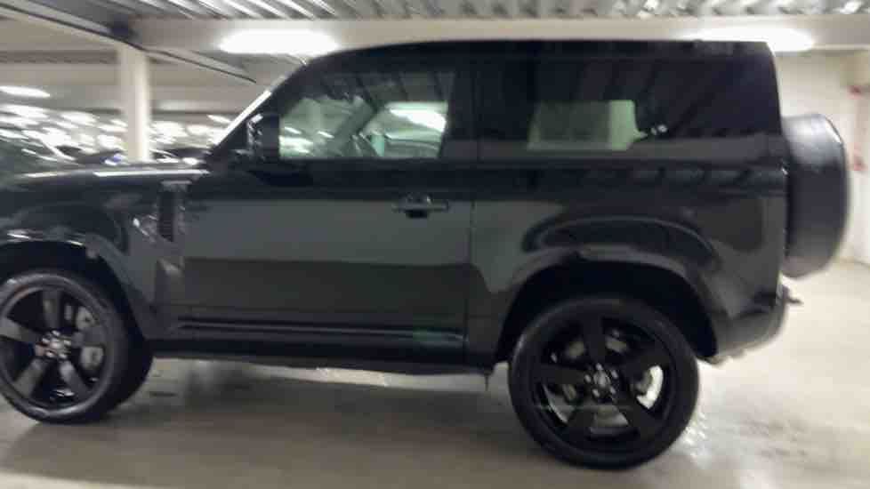 More views of Land Rover Defender 90