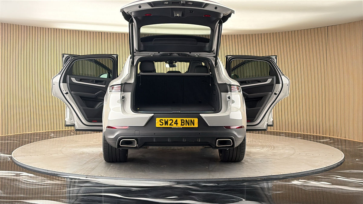 More views of Porsche Cayenne