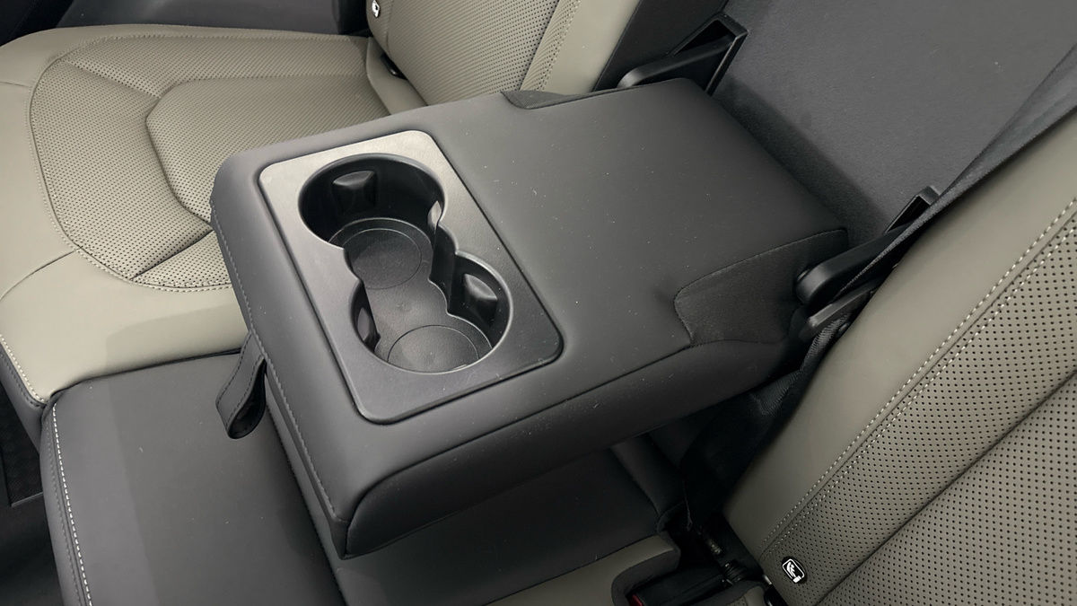 Land Rover Defender 90 Image 9