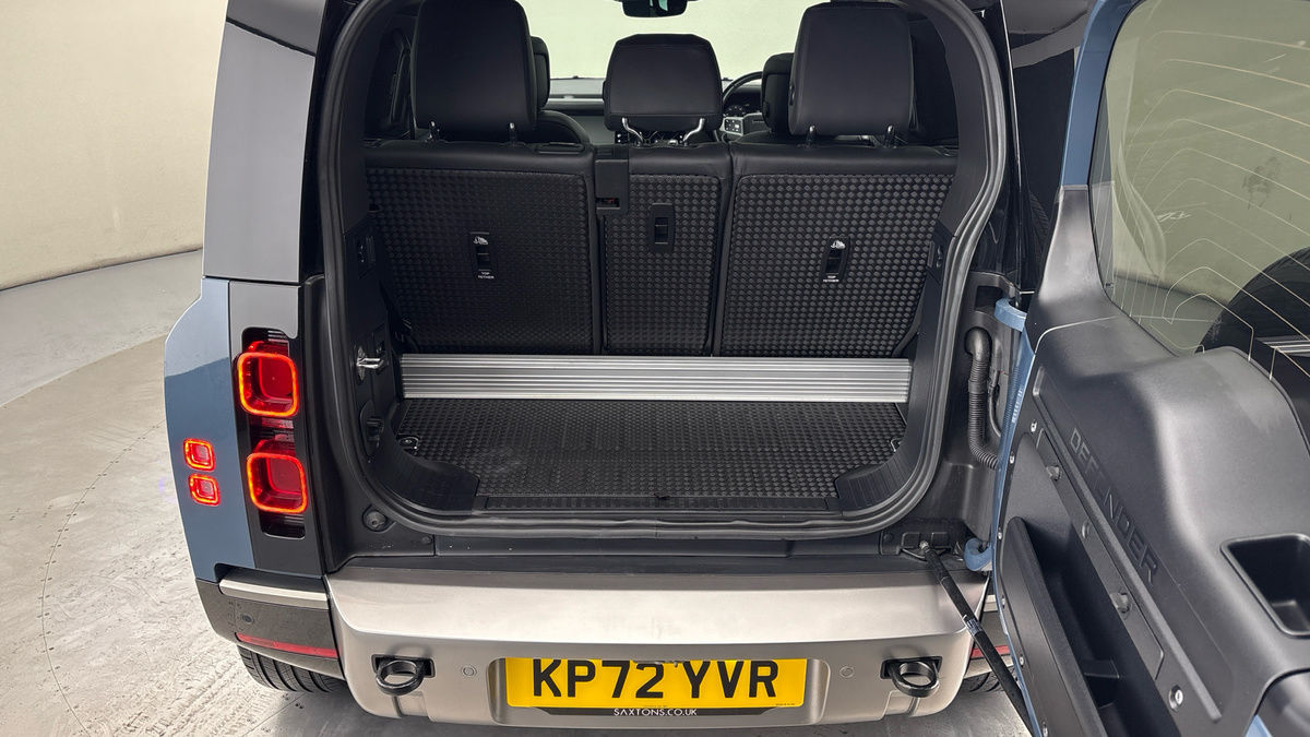 Land Rover Defender 90 Image 11