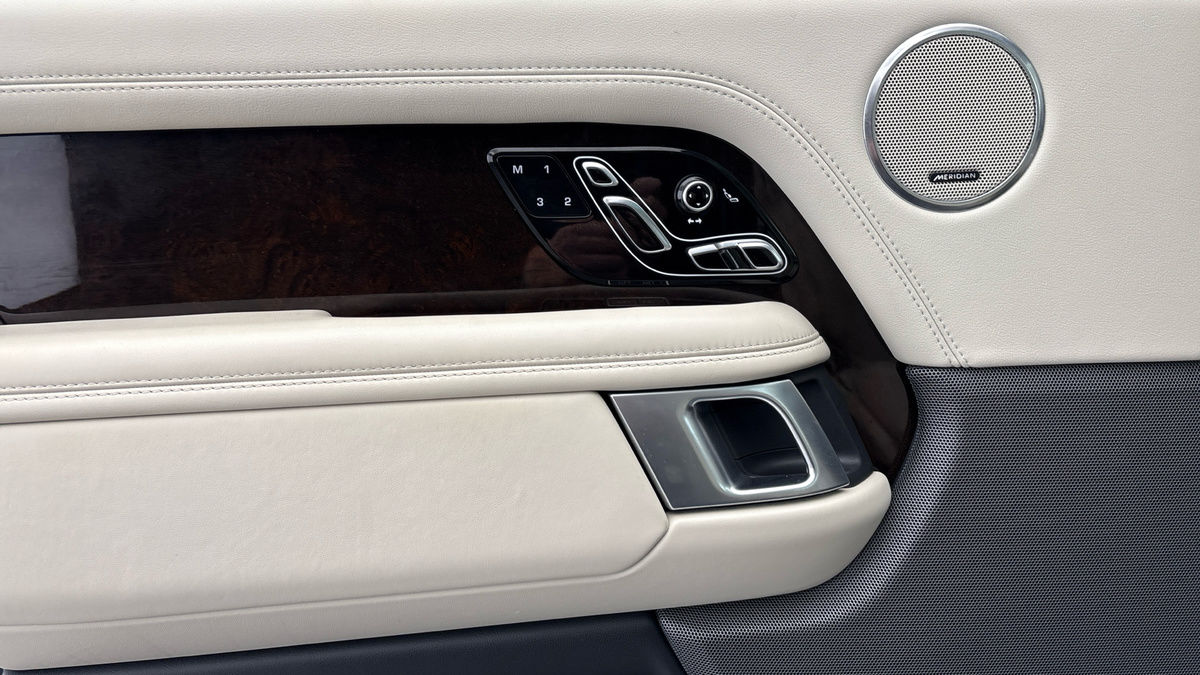 Land Rover Range Rover Image 19