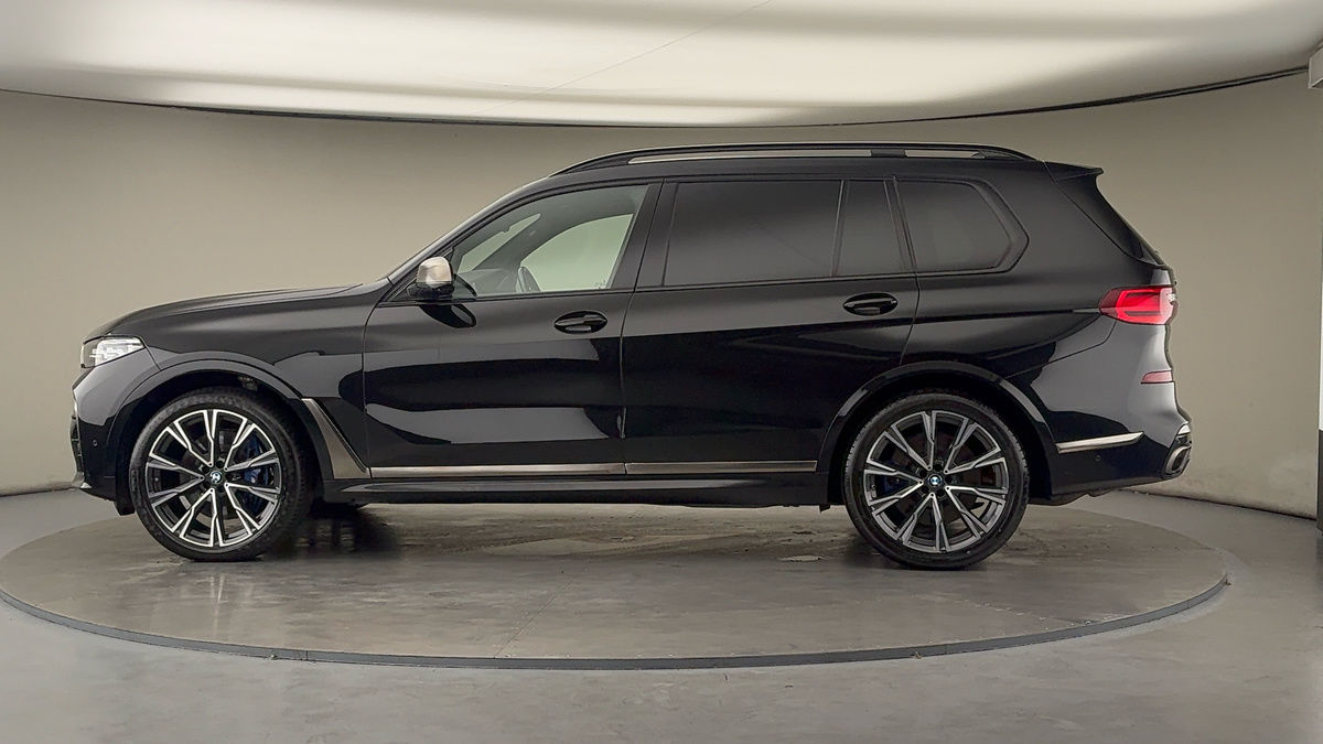 More views of BMW X7