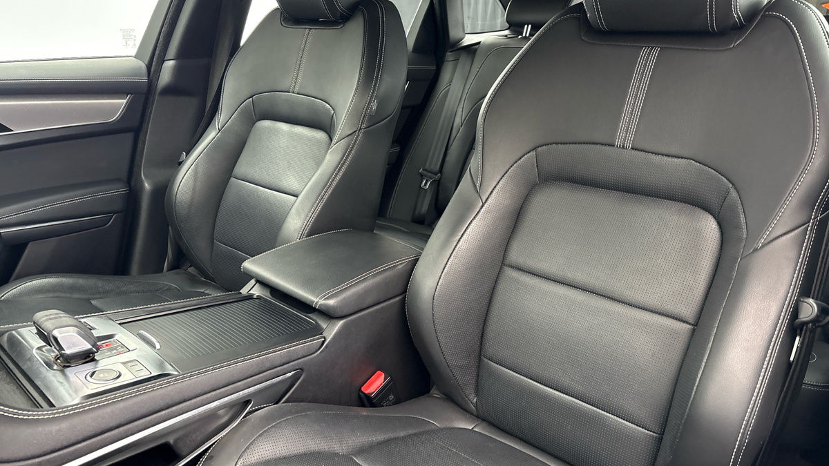 Jaguar F-PACE Image 7