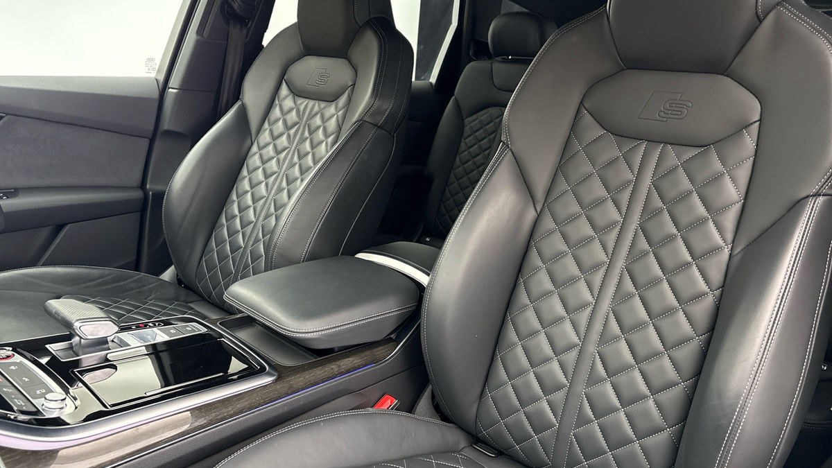 Audi SQ7 Image 7