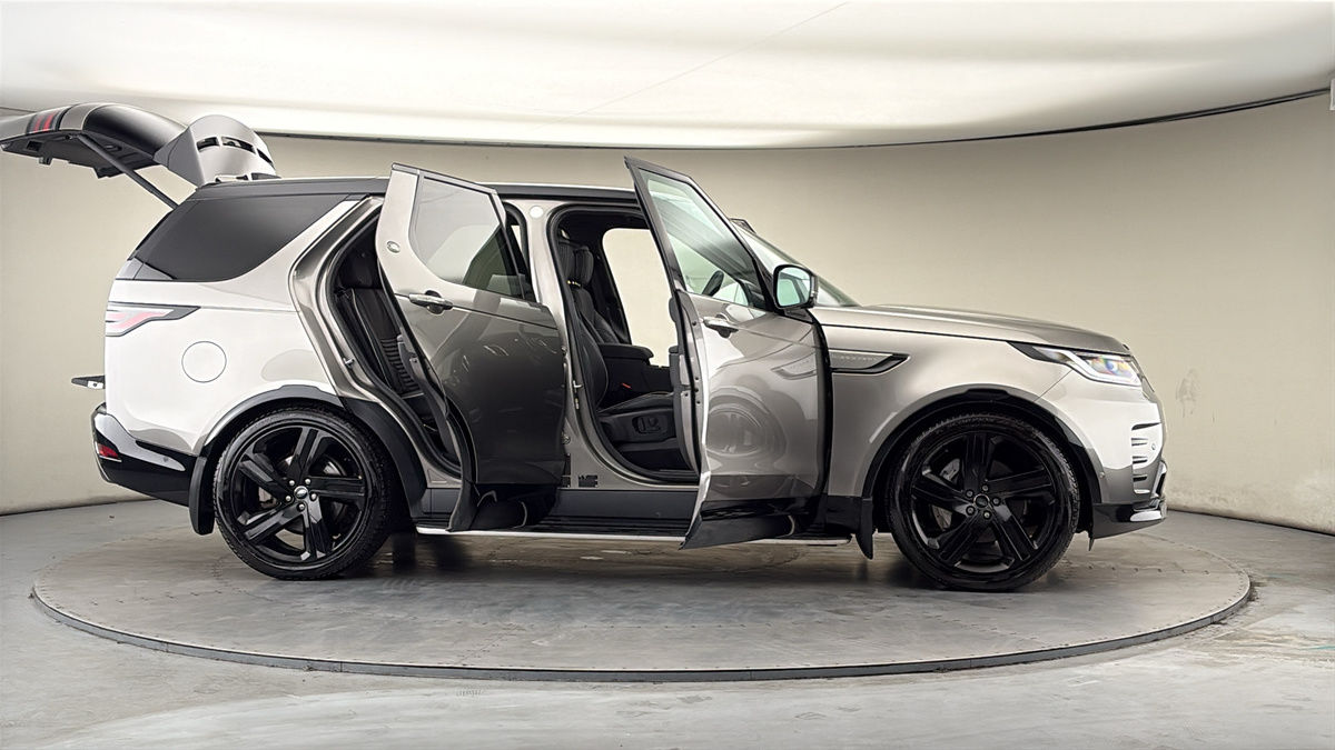 More views of Land Rover Discovery