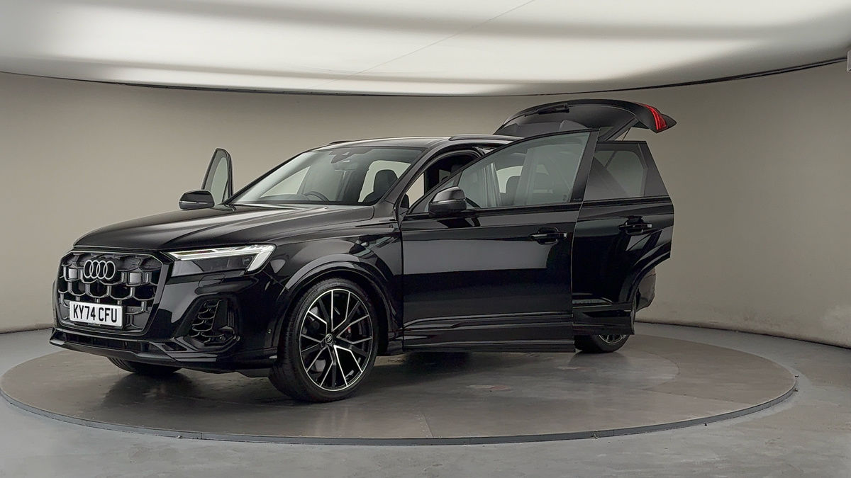 More views of Audi SQ7