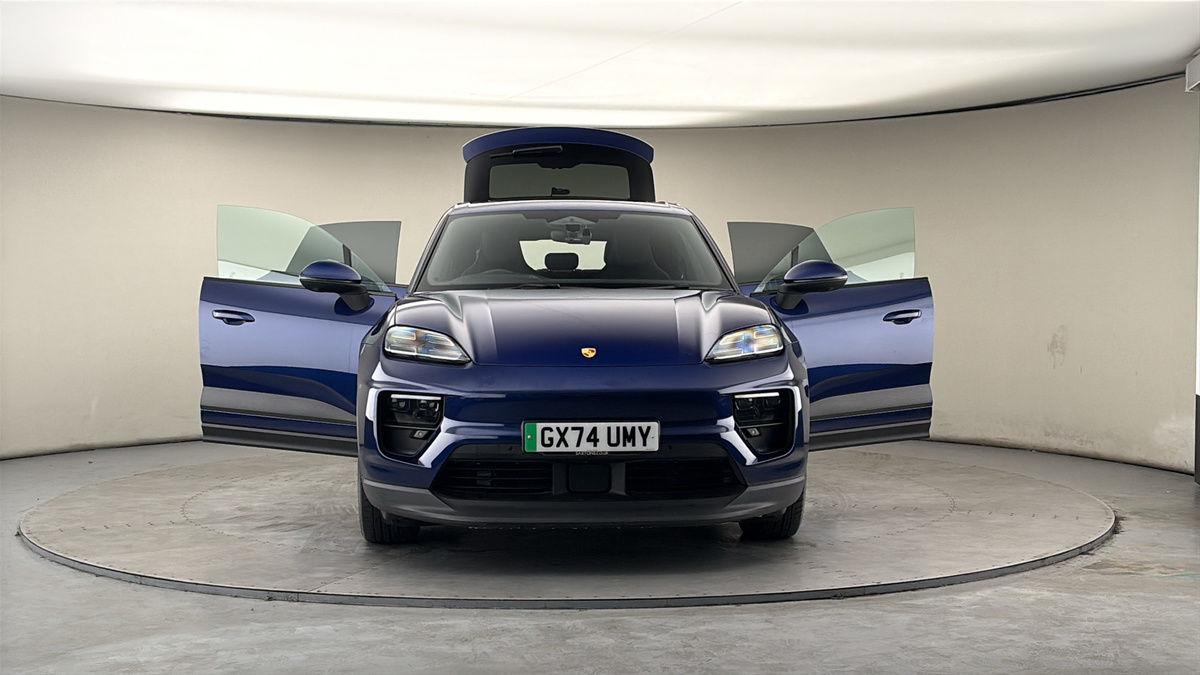 More views of Porsche Macan