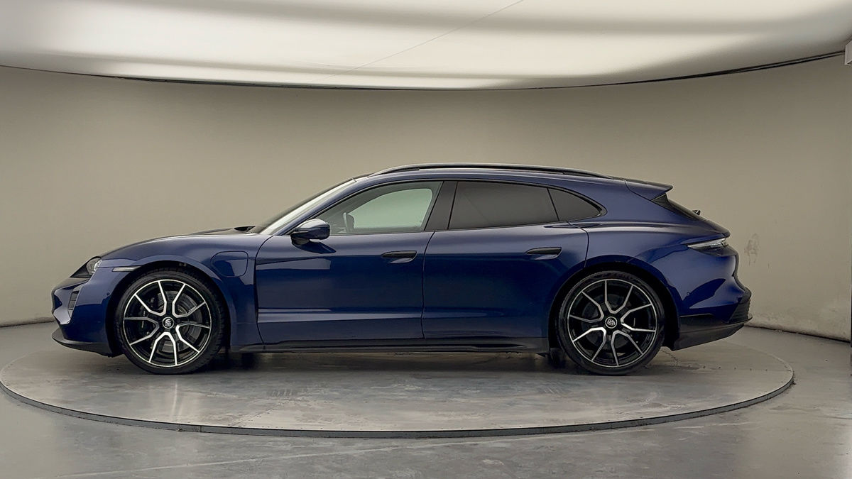 Porsche Taycan Image 16