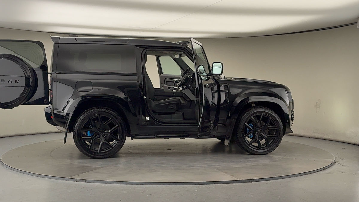 More views of Land Rover Defender 90