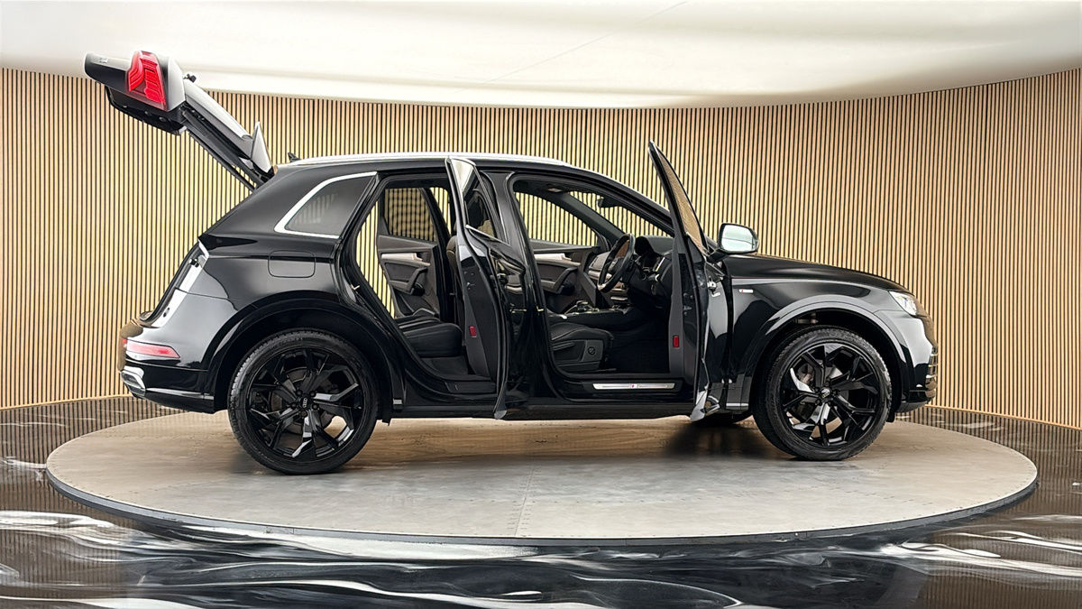 More views of Audi Q5