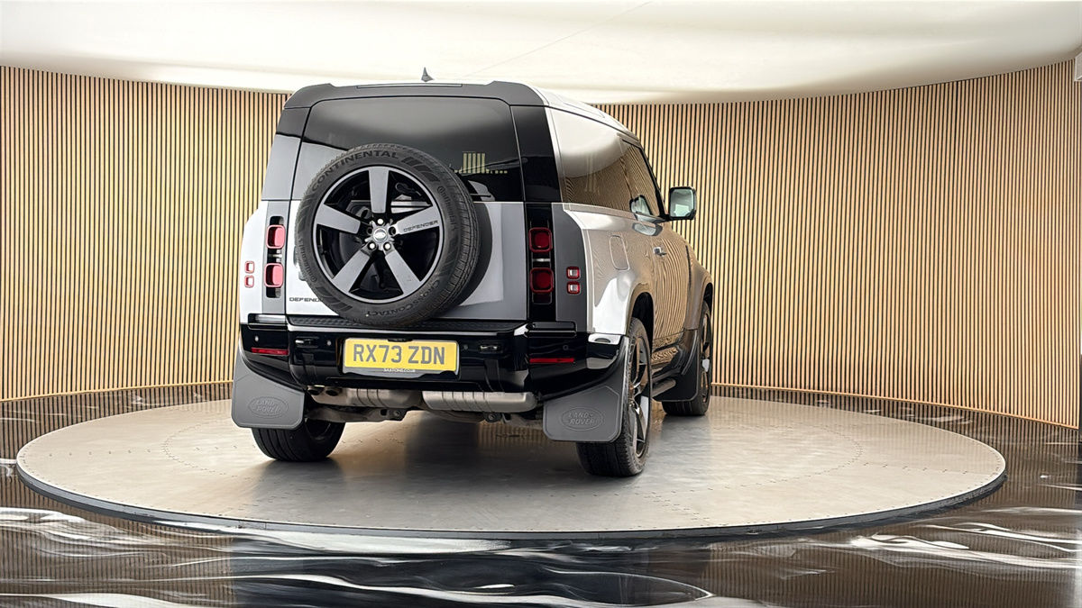 More views of Land Rover Defender 90