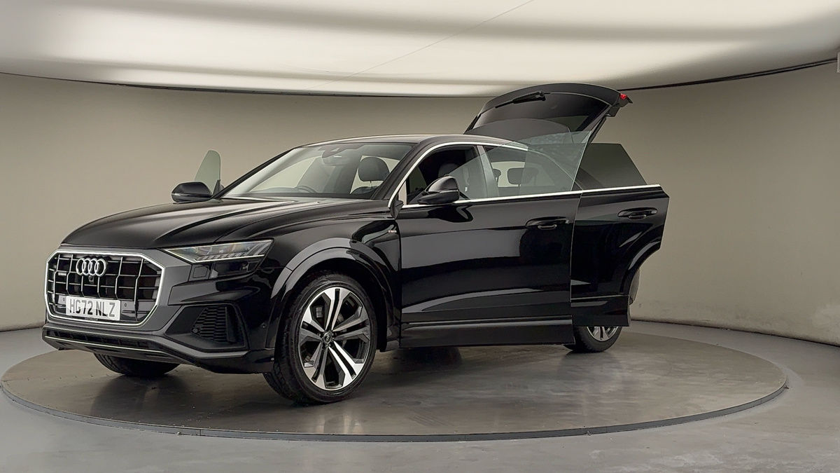 More views of Audi Q8