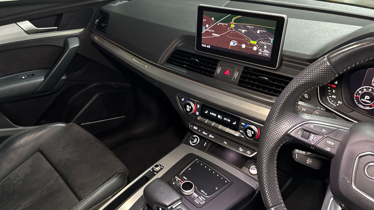 Audi Q5 Image 18