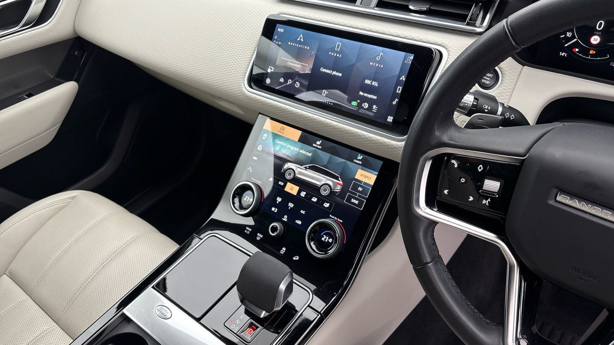 Land Rover Range Rover Velar Image 18