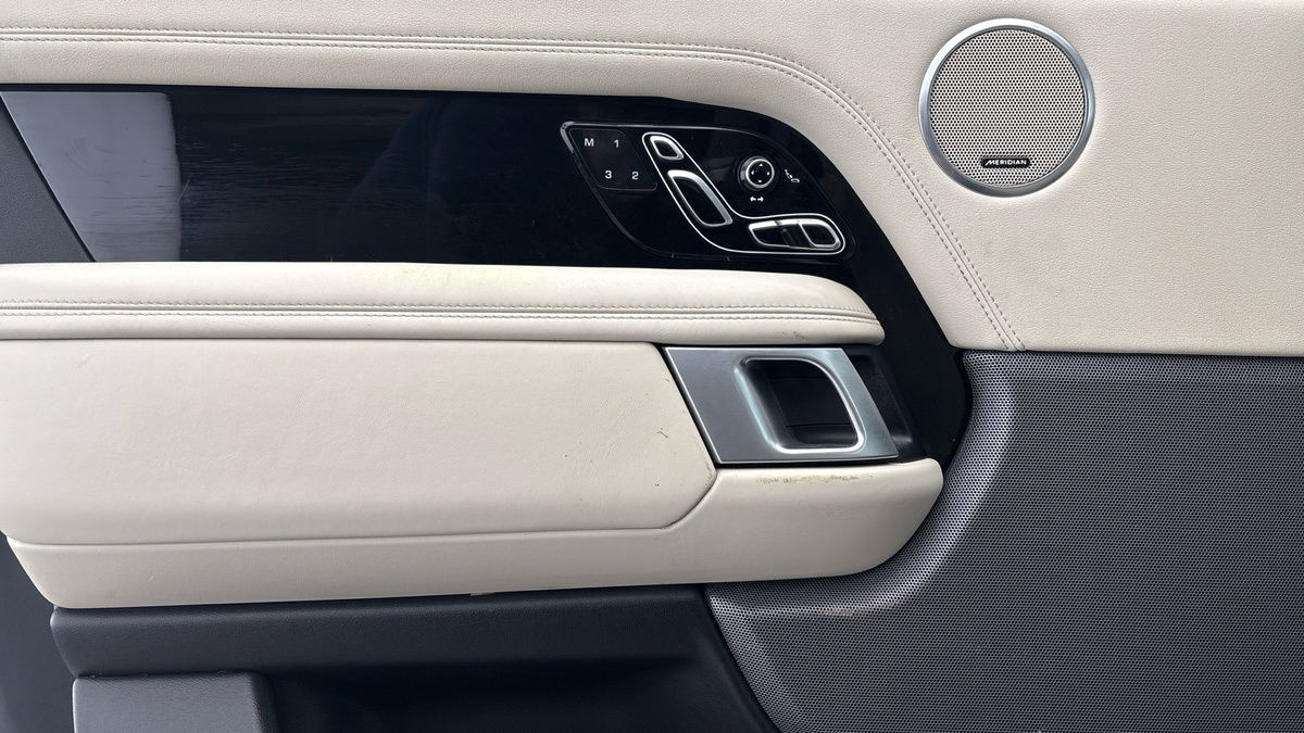 Land Rover Range Rover Image 19