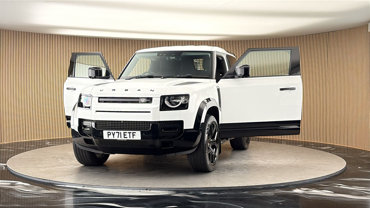 More views of Land Rover Defender 90