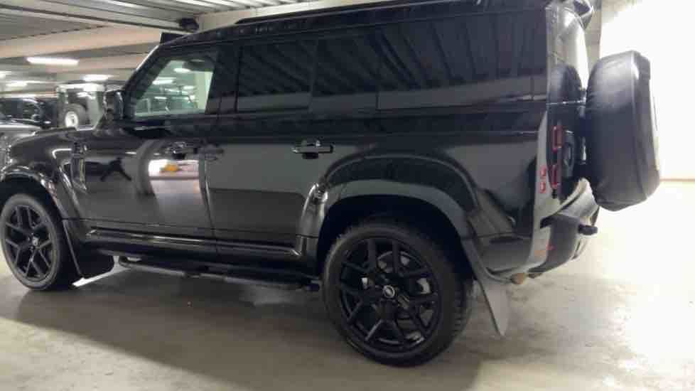 More views of Land Rover Defender 110
