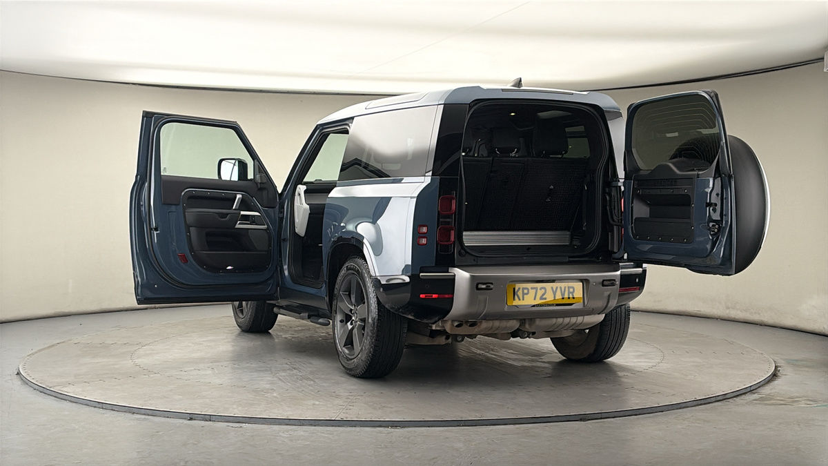 More views of Land Rover Defender 90