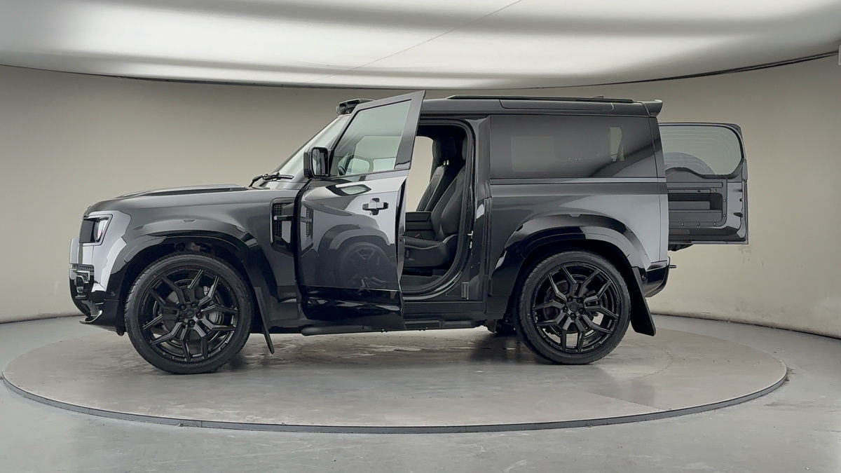 More views of Land Rover Defender 90