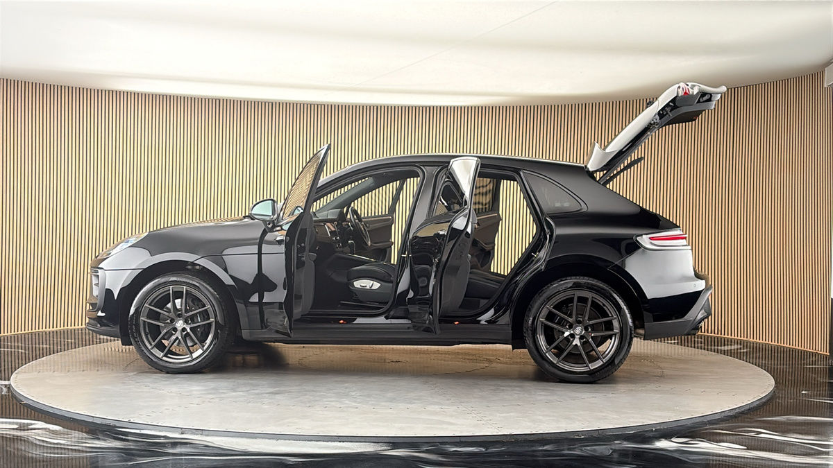 More views of Porsche Macan